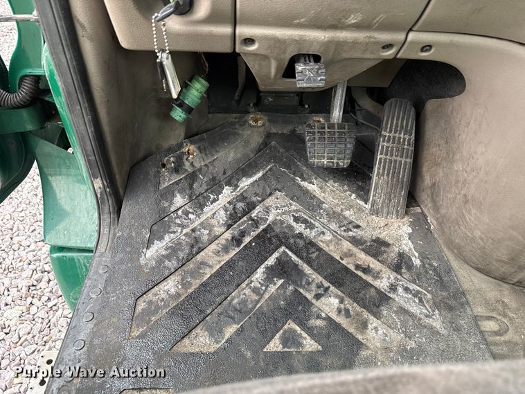 image for item YA2378 2017 Freightliner Cascadia 125 semi truck