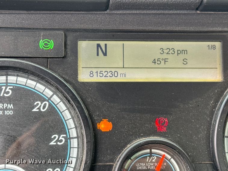 image for item YA2378 2017 Freightliner Cascadia 125 semi truck