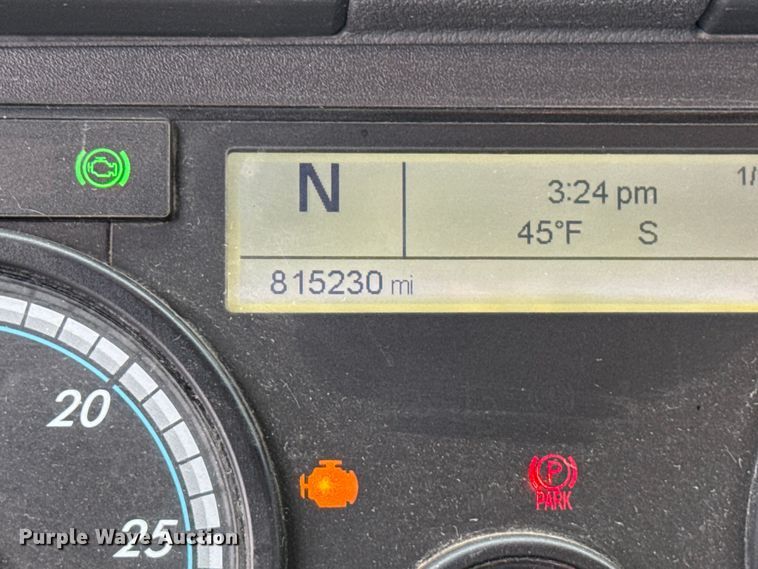 image for item YA2378 2017 Freightliner Cascadia 125 semi truck