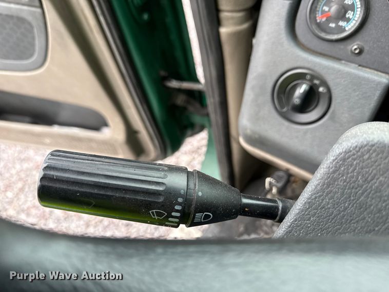 image for item YA2378 2017 Freightliner Cascadia 125 semi truck