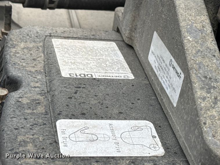 image for item YA2378 2017 Freightliner Cascadia 125 semi truck