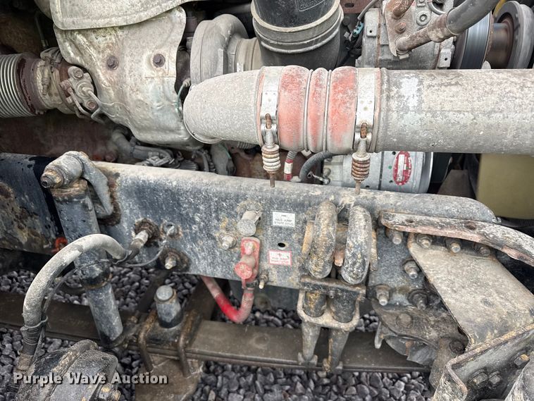 image for item YA2378 2017 Freightliner Cascadia 125 semi truck