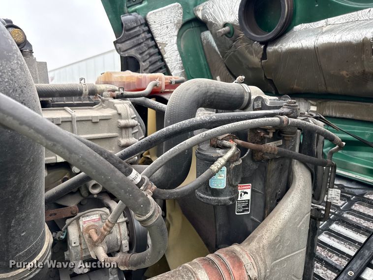 image for item YA2378 2017 Freightliner Cascadia 125 semi truck