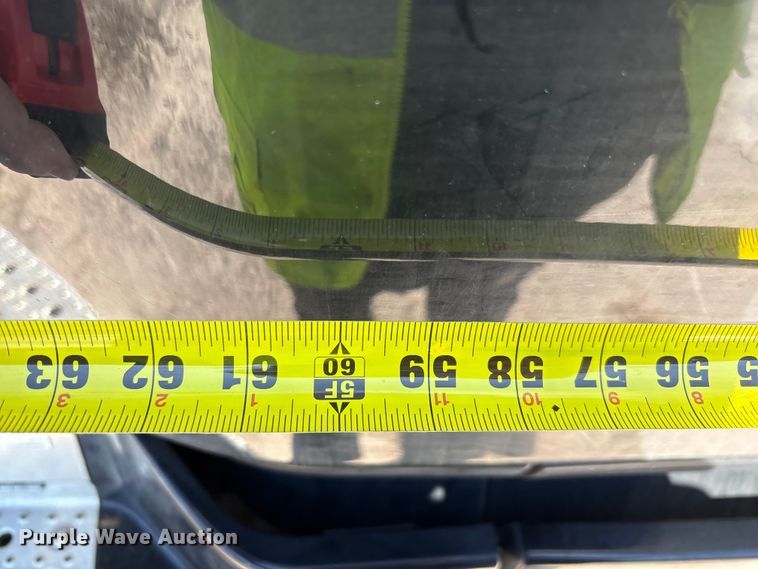 image for item YA2414 2020 Freightliner Cascadia semi truck