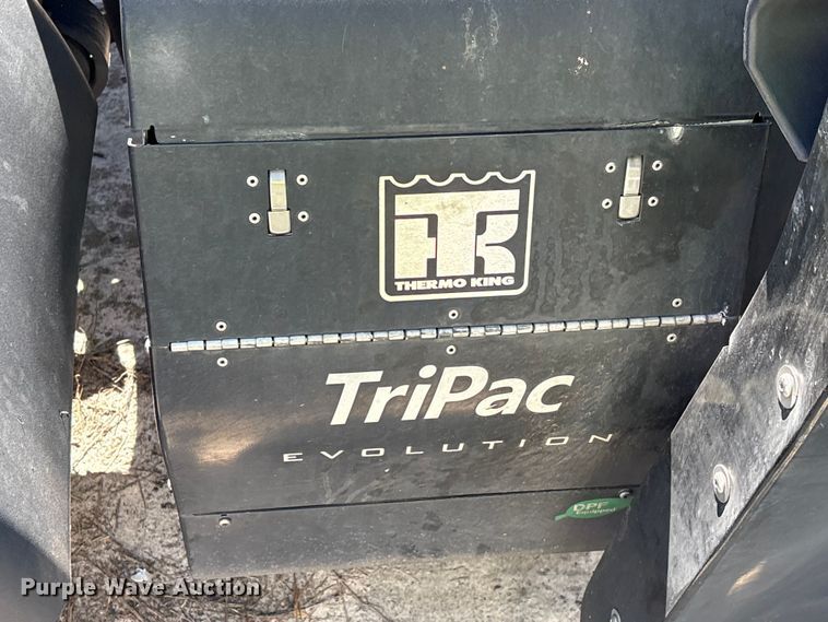 image for item YA2414 2020 Freightliner Cascadia semi truck