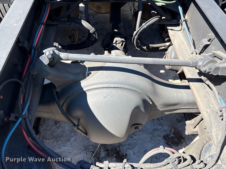 image for item YA2414 2020 Freightliner Cascadia semi truck