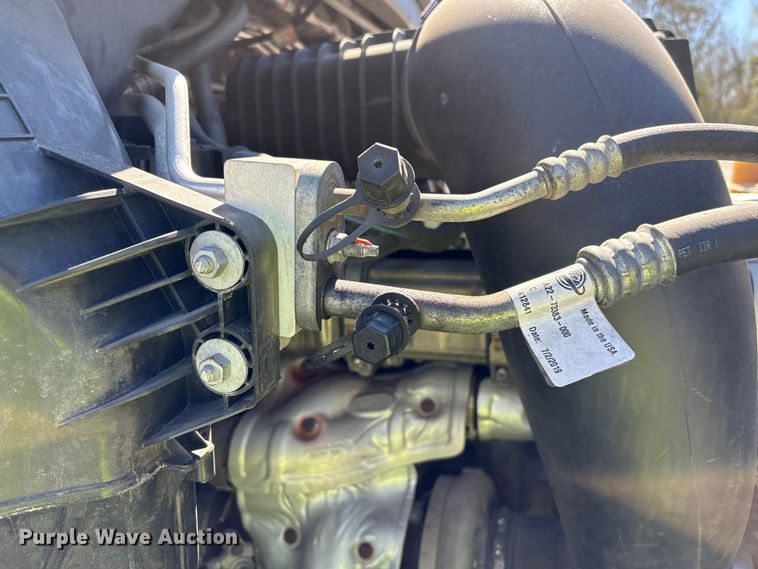 image for item YA2414 2020 Freightliner Cascadia semi truck