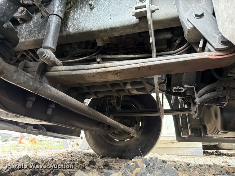 image for item YA2499 2015 Freightliner Cascadia semi truck