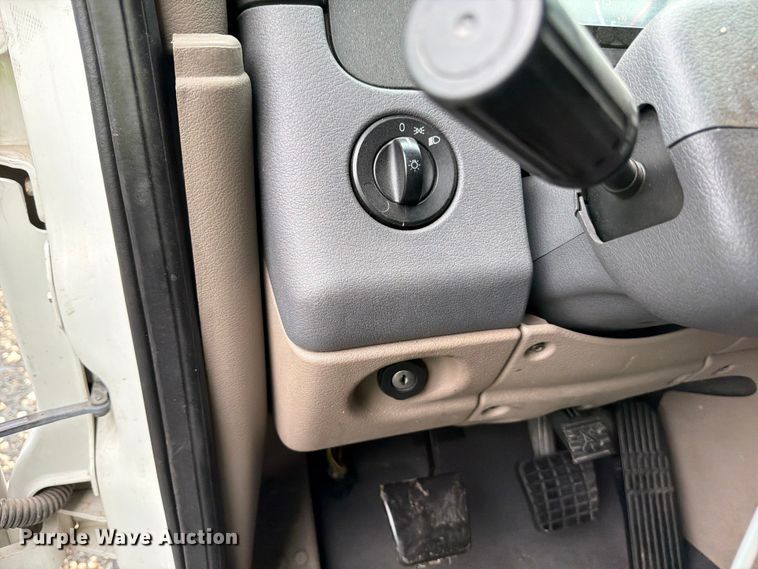 image for item YA2499 2015 Freightliner Cascadia semi truck