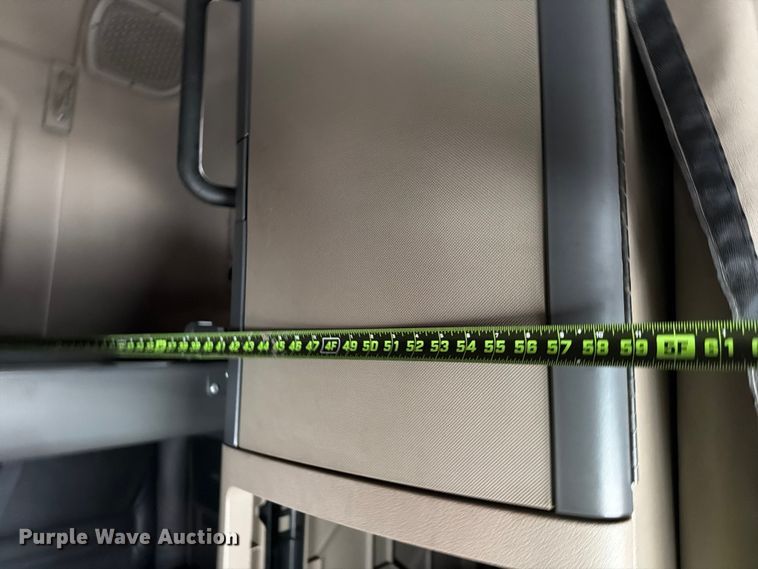 image for item YA2499 2015 Freightliner Cascadia semi truck