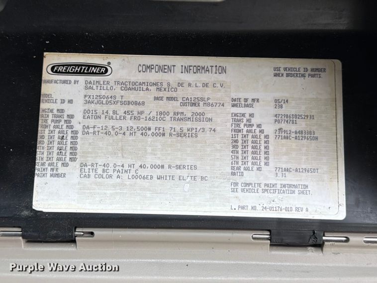 image for item YA2499 2015 Freightliner Cascadia semi truck