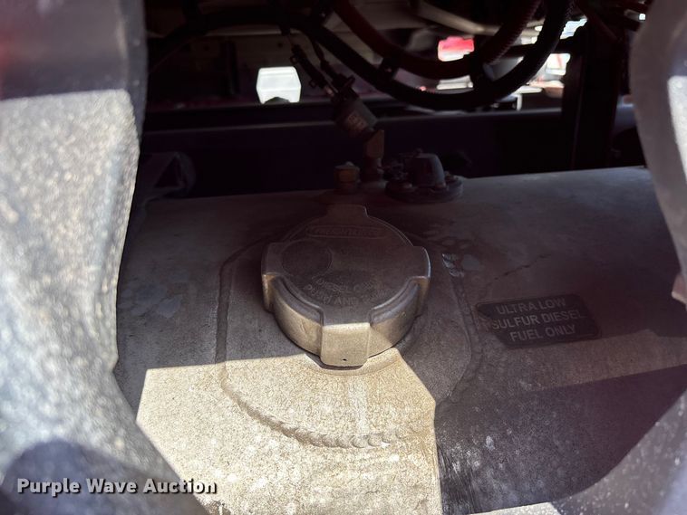 image for item YA2561 2020 Freightliner Cascadia semi truck