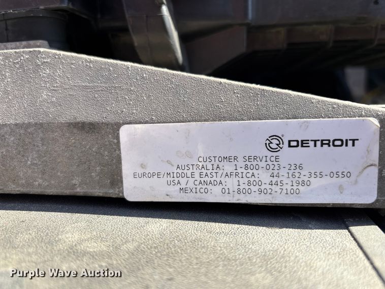 image for item YA2561 2020 Freightliner Cascadia semi truck
