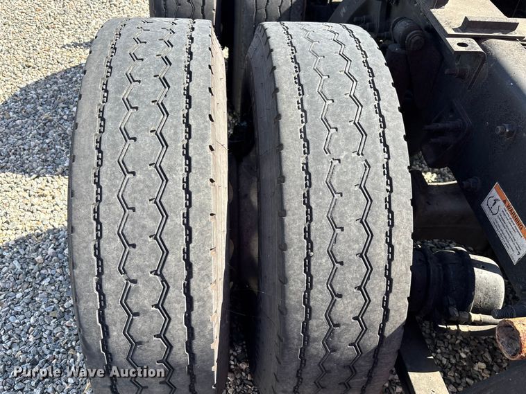image for item YA2561 2020 Freightliner Cascadia semi truck