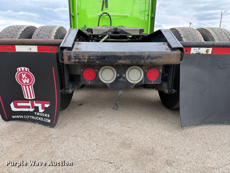 image for item YA2563 2018 Kenworth T680 semi truck