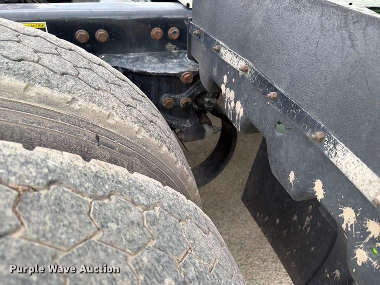 image for item YA2563 2018 Kenworth T680 semi truck