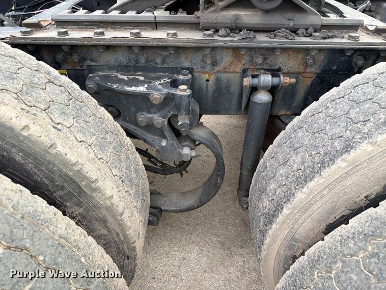 image for item YA2563 2018 Kenworth T680 semi truck