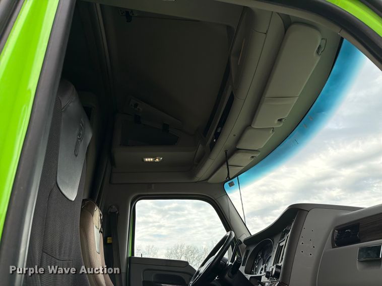 image for item YA2563 2018 Kenworth T680 semi truck