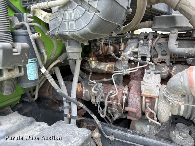 image for item YA2563 2018 Kenworth T680 semi truck