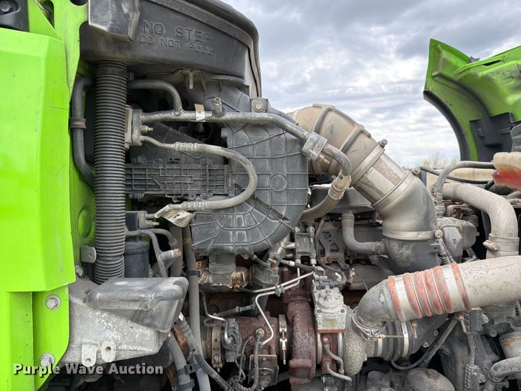 image for item YA2563 2018 Kenworth T680 semi truck