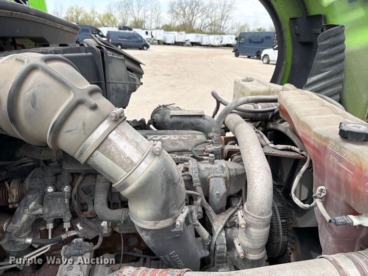 image for item YA2563 2018 Kenworth T680 semi truck