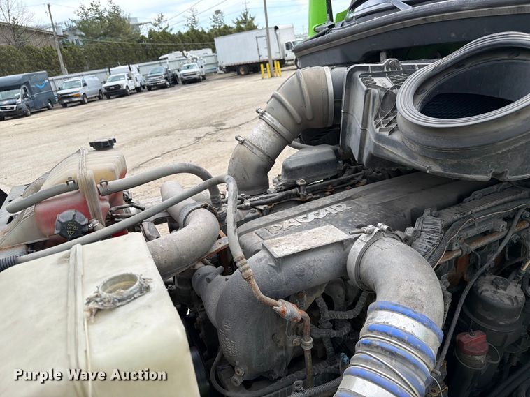 image for item YA2563 2018 Kenworth T680 semi truck