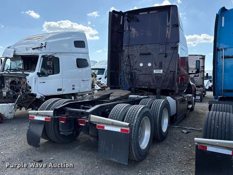 image for item YA2622 2020 International LT625 semi truck