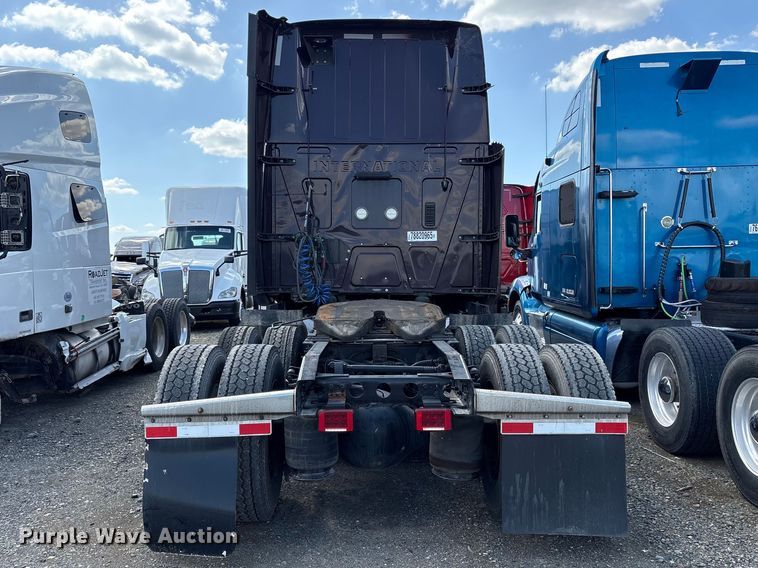 image for item YA2622 2020 International LT625 semi truck
