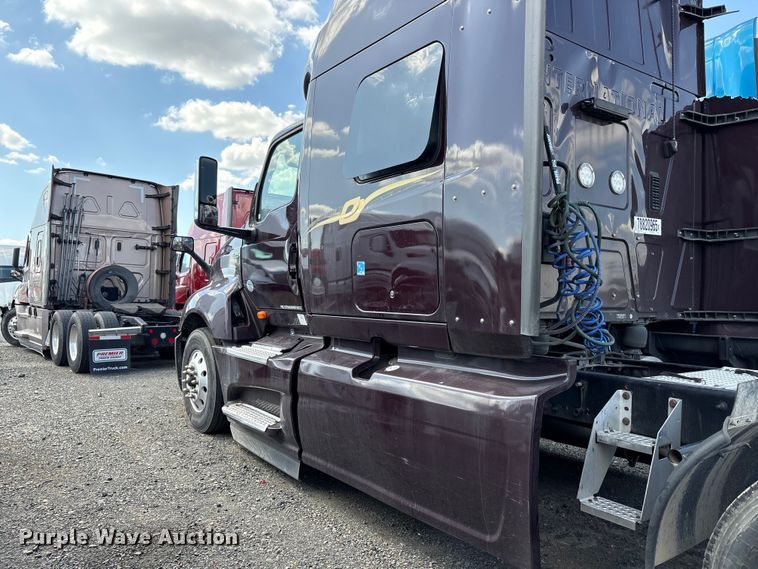 image for item YA2622 2020 International LT625 semi truck