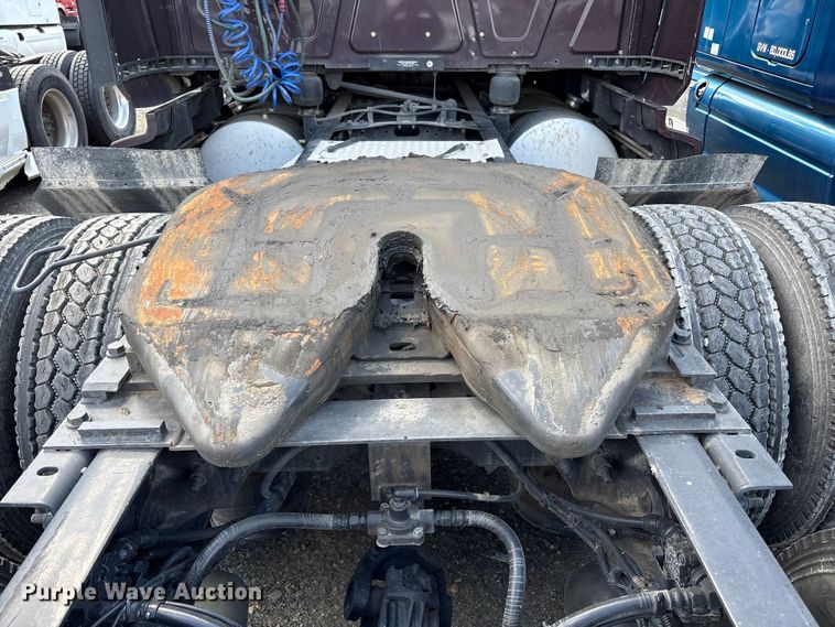 image for item YA2622 2020 International LT625 semi truck