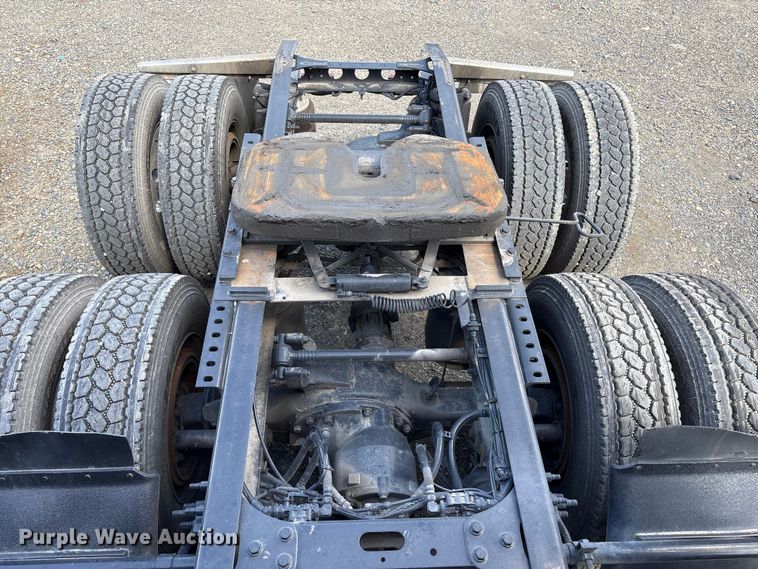 image for item YA2622 2020 International LT625 semi truck