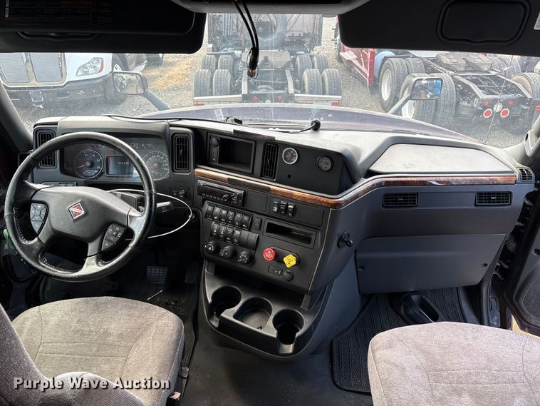 image for item YA2622 2020 International LT625 semi truck