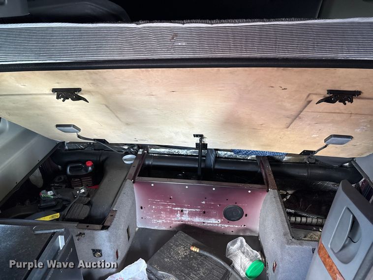 image for item YA2622 2020 International LT625 semi truck