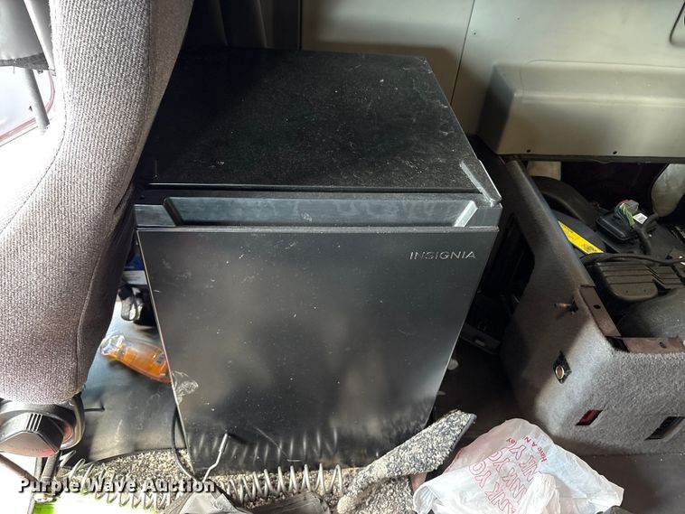 image for item YA2622 2020 International LT625 semi truck