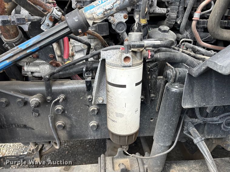 image for item YA2622 2020 International LT625 semi truck