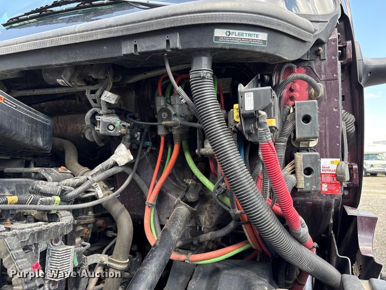 image for item YA2622 2020 International LT625 semi truck