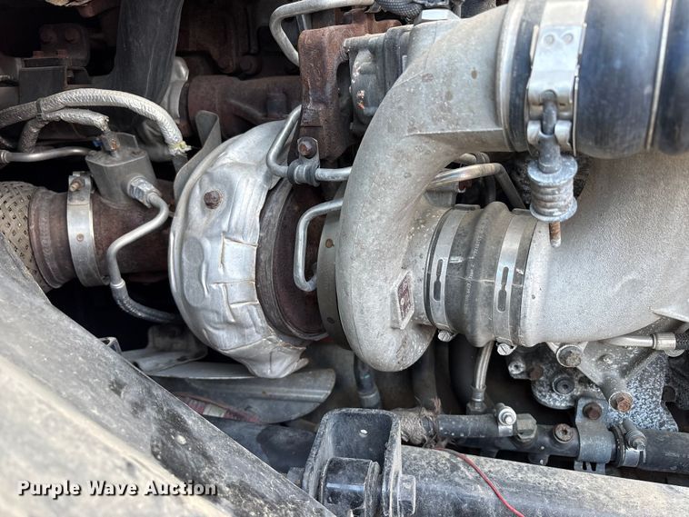 image for item YA2622 2020 International LT625 semi truck