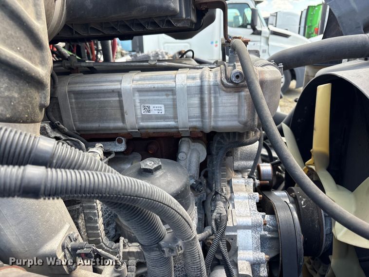 image for item YA2622 2020 International LT625 semi truck