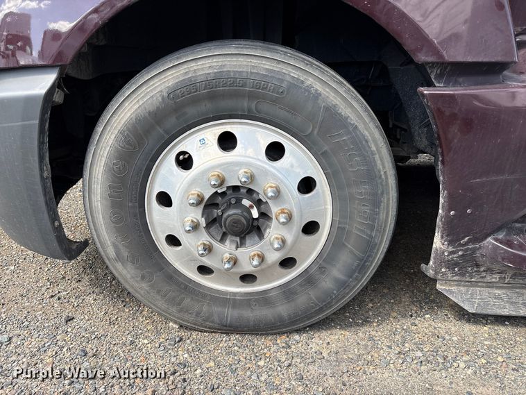 image for item YA2622 2020 International LT625 semi truck