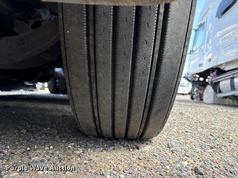 image for item YA2622 2020 International LT625 semi truck