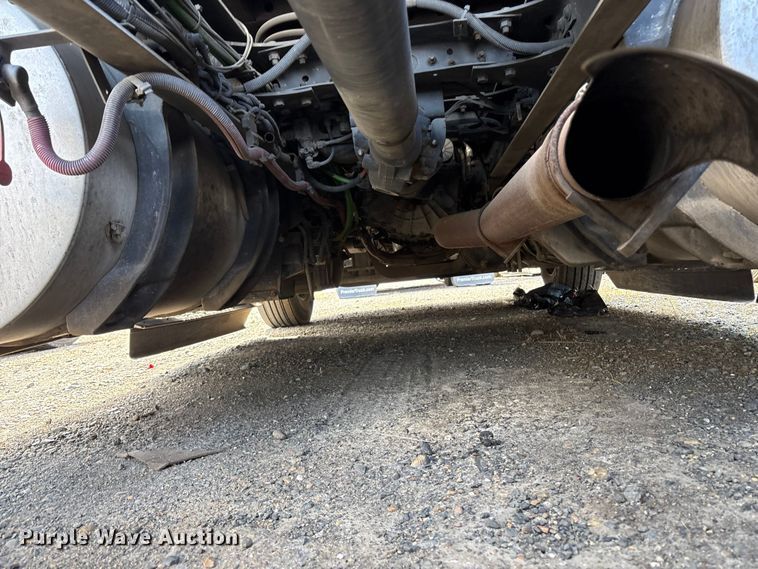 image for item YA2622 2020 International LT625 semi truck