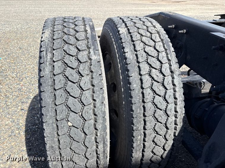 image for item YA2622 2020 International LT625 semi truck