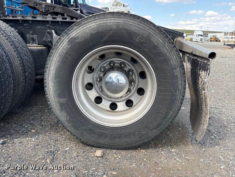 image for item YA2622 2020 International LT625 semi truck