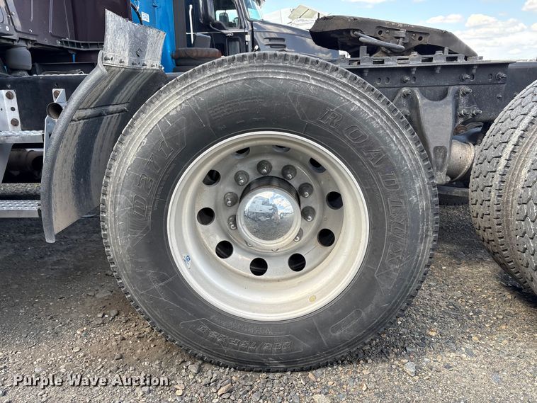 image for item YA2622 2020 International LT625 semi truck