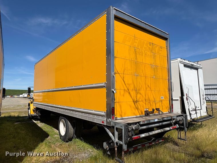 image for item YA2624 2018 Freightliner Business Class M2 box truck