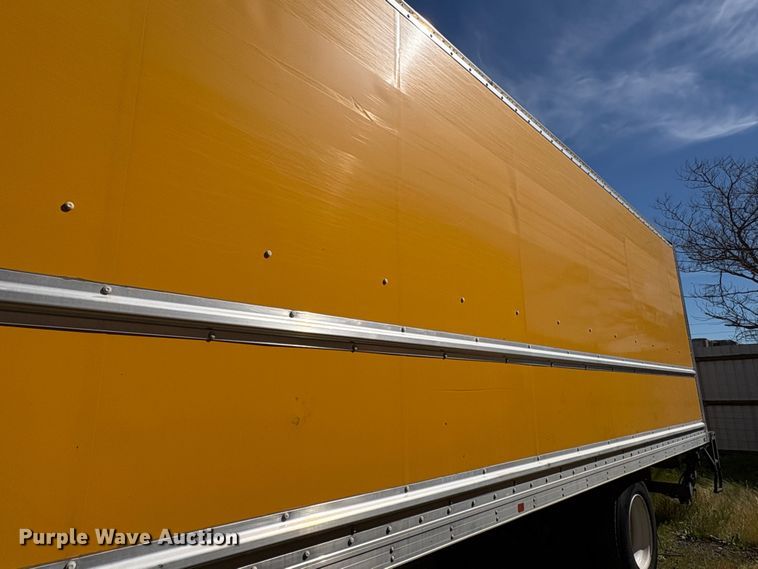 image for item YA2624 2018 Freightliner Business Class M2 box truck