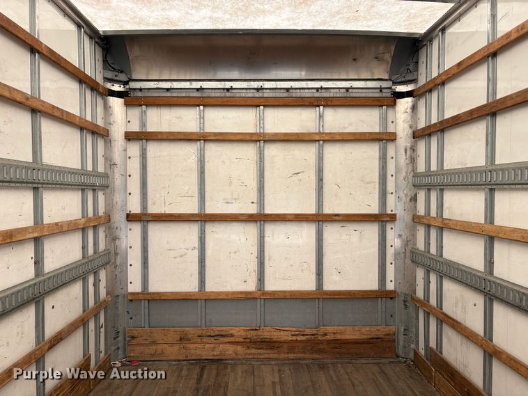 image for item YA2624 2018 Freightliner Business Class M2 box truck