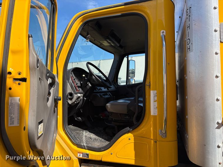 image for item YA2624 2018 Freightliner Business Class M2 box truck