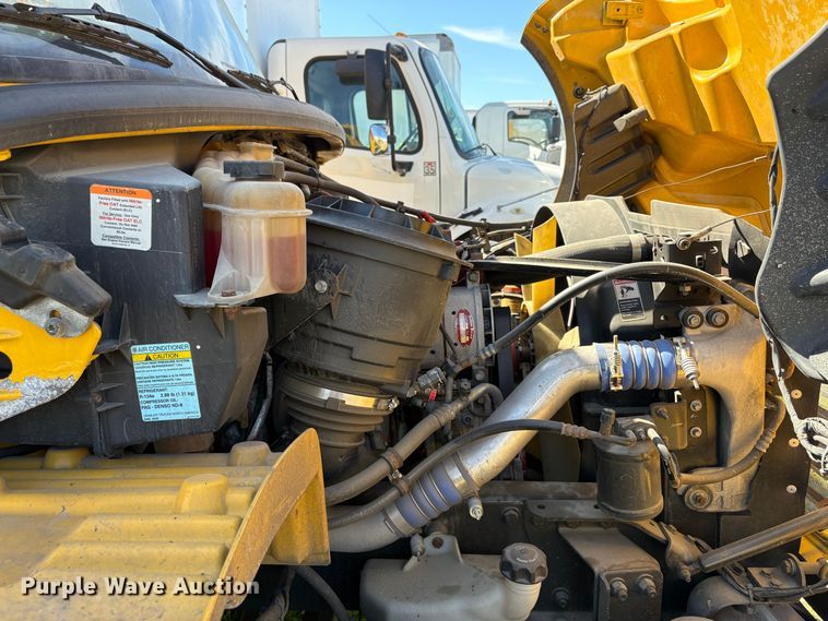 image for item YA2624 2018 Freightliner Business Class M2 box truck