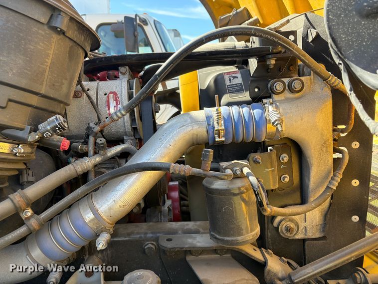 image for item YA2624 2018 Freightliner Business Class M2 box truck